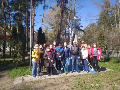 Уборка памятника морякам Балтийцам